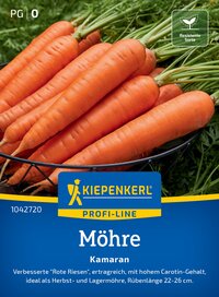 Bunte Karotten mit grünen Spitzen in einem Korb, Tagesetikett und Logo auf blauer Verpackung.