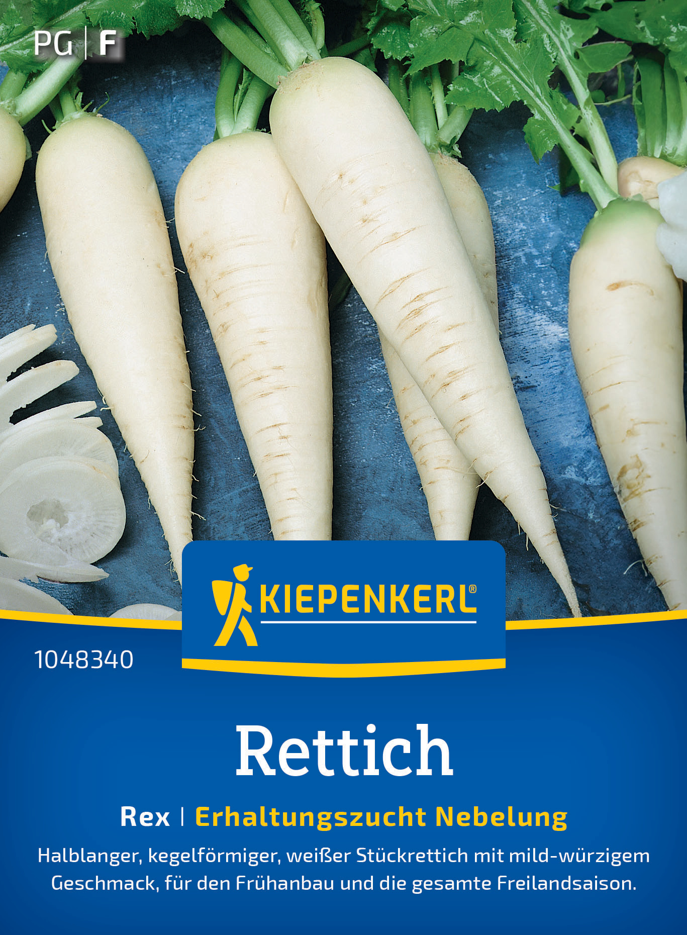 Weiße Radieschen mit grünen Blättern auf blauer Oberfläche, teilweise in Scheiben geschnitten.