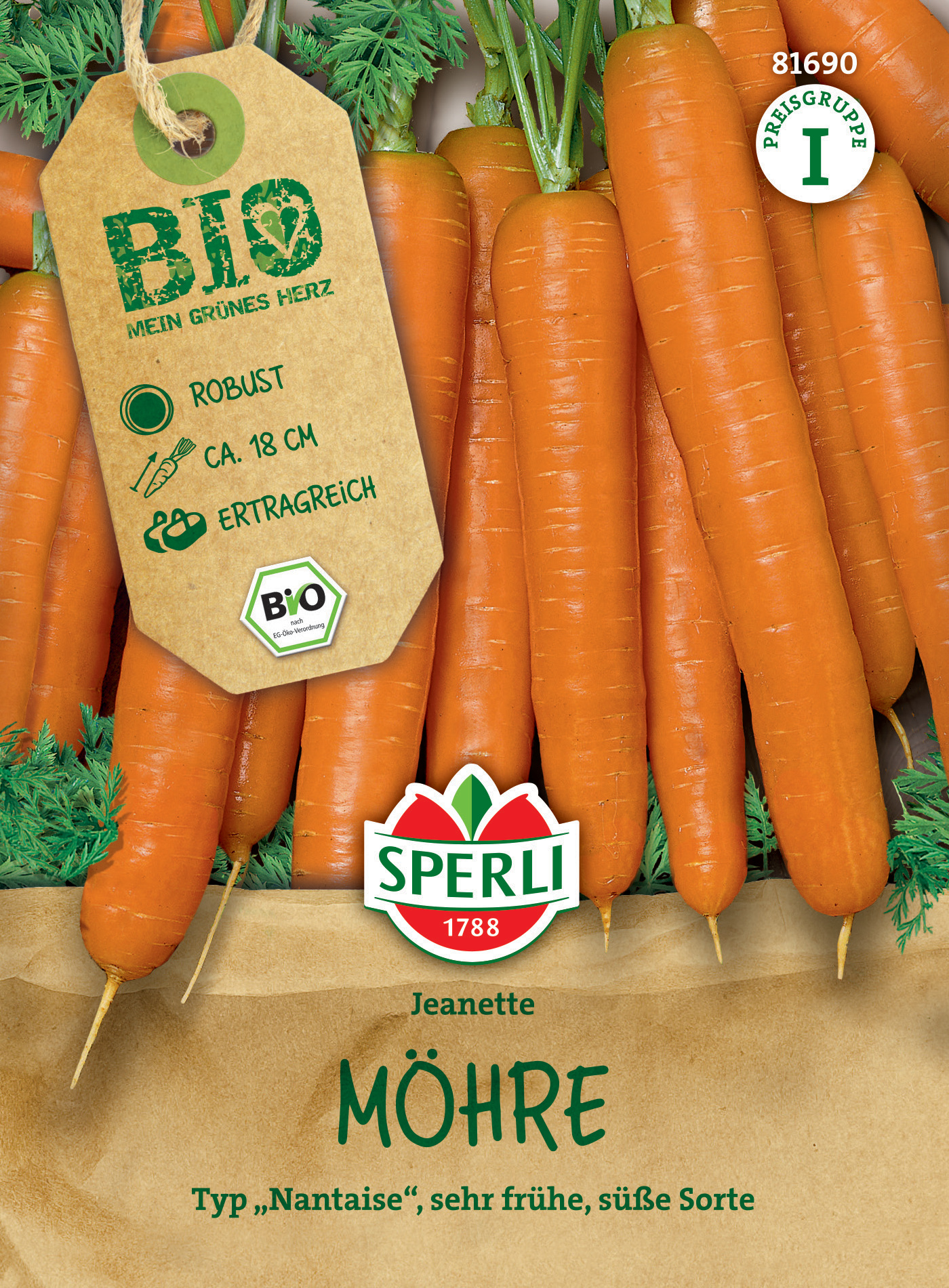 Karotten mit grünen Blättern, auf braunem Papier verpackt, mit Etikett und Logo.