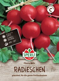 Radieschen, rote Radieschen mit grünen Blättern, auf Holzuntergrund, Packaging.