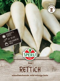 Weiße Rettichknollen auf dem Markt, mit Schild und grünen Blättern, Produktname und Beschreibung.