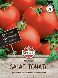 Reife Tomaten mit grünen Stielen, auf Holzuntergrund, mit Etikett und Symbole, frische Blätter.